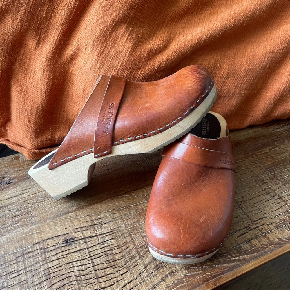swedish hasbeens leather clogs